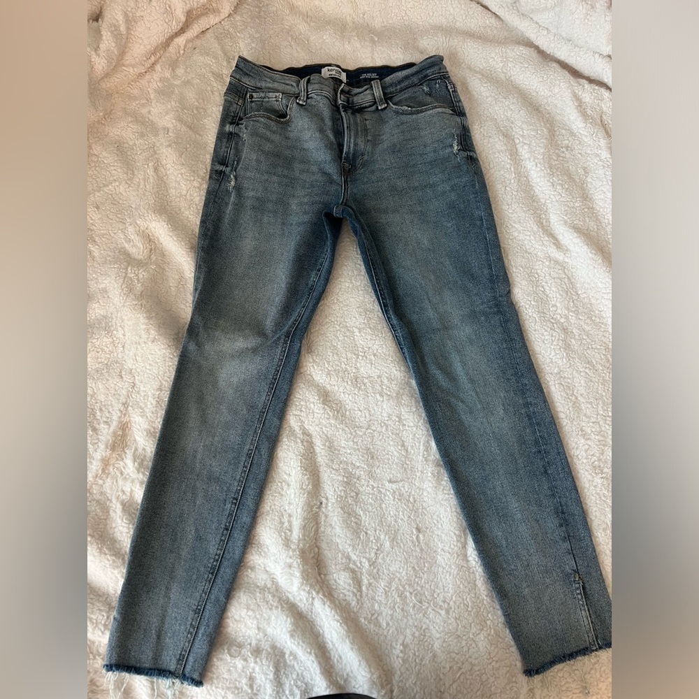Kenzie vintage luxe skinny blue jeans size 6.